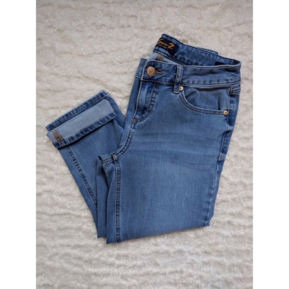 Seven7 cropped jeans size 6 capris light wash - Picture 1 of 8